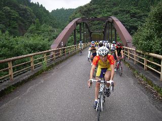 勴